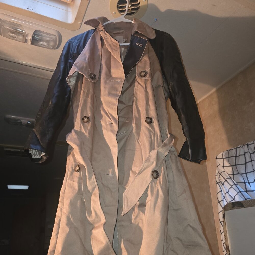 "Asos" Trench Coat w/Blk Leather Sleeves (Size 8 med)